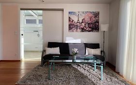 Fewo Luxus Wohnung Im Eigenen Ferienhaus, 120 Qm, Naehe Regensburg Mit Balkon, Terrasse & Garten, Gute Zuganbindung