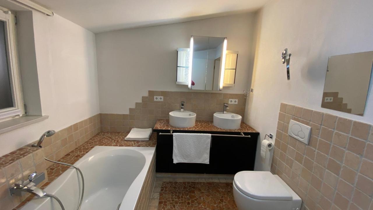 Fewo Luxus Wohnung Im Eigenen Ferienhaus, 120 Qm, Naehe Regensburg Mit Balkon, Terrasse & Garten, Gute Zuganbindung Laber Exterior photo